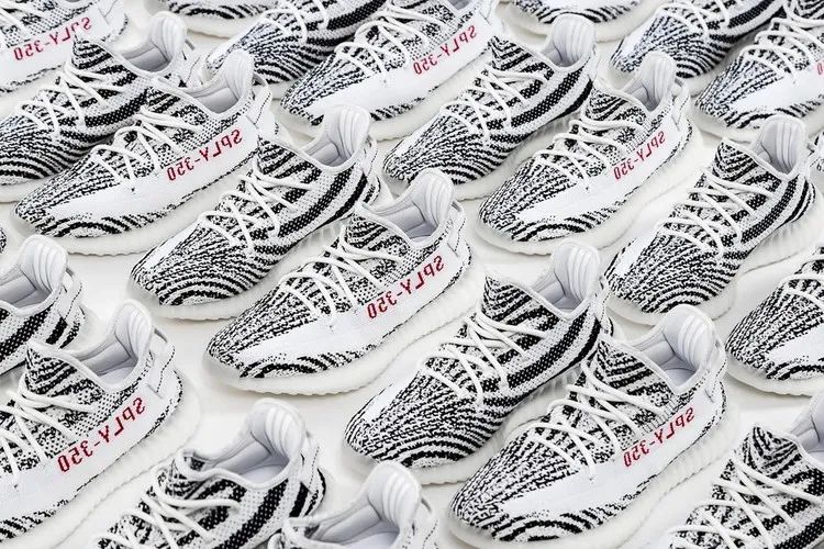 “白斑馬”Yeezy350.jpg